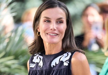 Vitamina C por la mañana y retinoides por la noche: así es la rutina de belleza de la reina Letizia